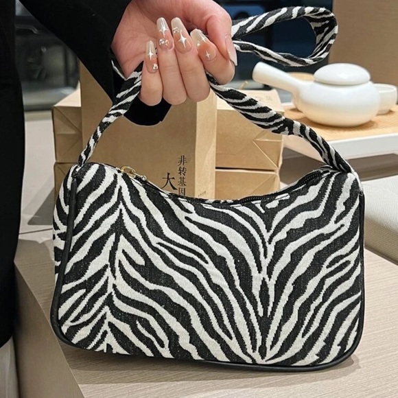Zebra Print Shoulder Bag with Gold Zipper Hardware | NWT - Picture 5 of 8